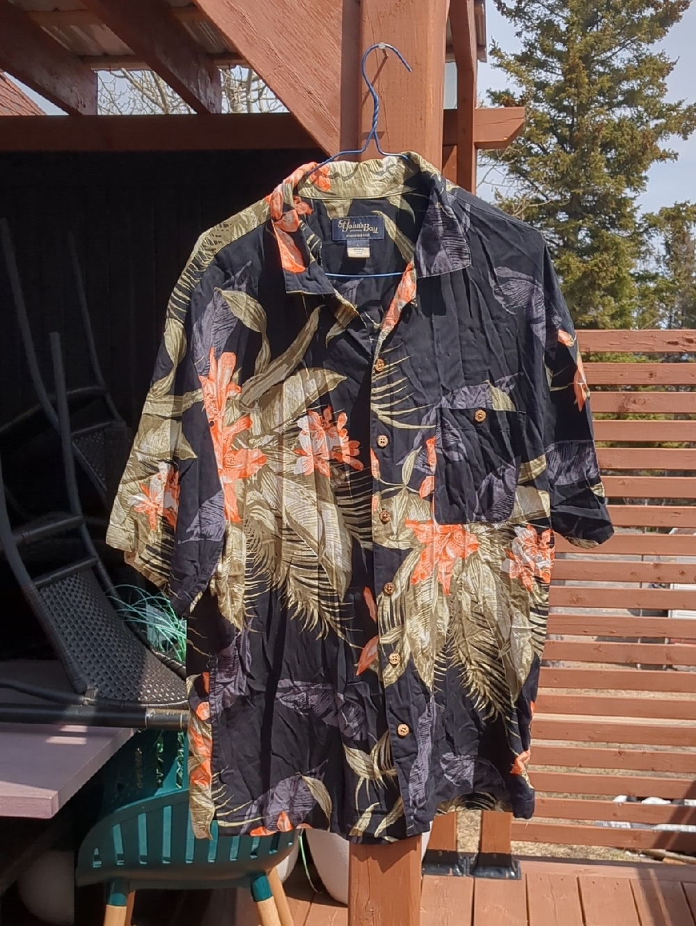-St Johns Bay- Mens L Washable Silk Hawaiian Floral Short Sleeve Button Up